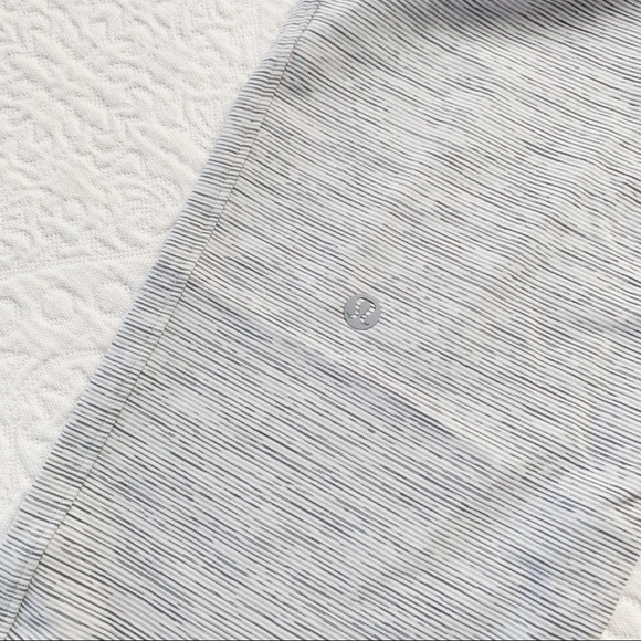 Lululemon‎ On The Fly Crop (23" Inseam) - Picture 5 of 11